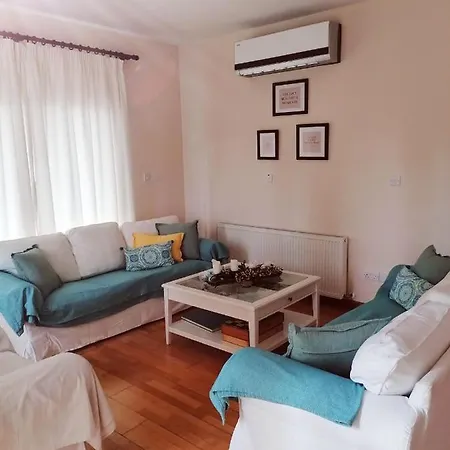 Irinas Country Home! * Trimiklini